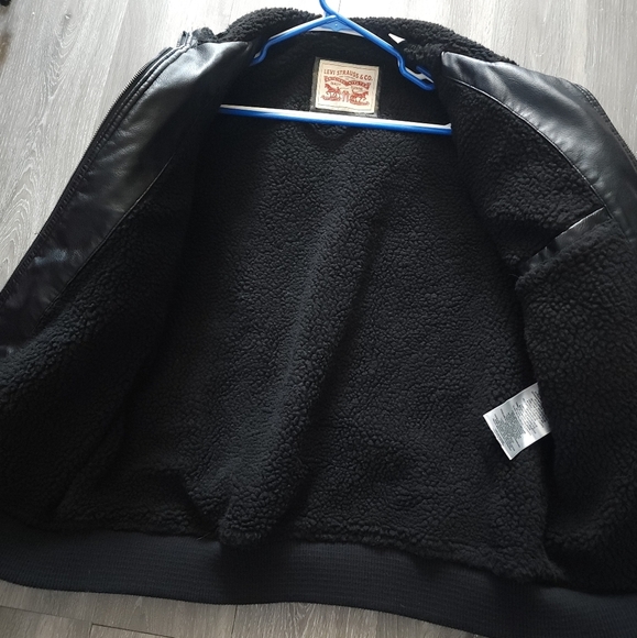 Levis Sherpa Lined Men's Black Leather Jacket Size Large - Picture 2 of 9